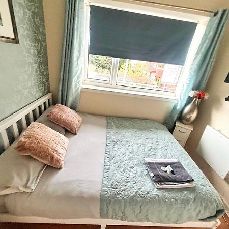 Doncaster - Boswell - Large Balcony Apartment - 2 Double Beds - 2 Bedrooms - Close To Town & Racecourse - Off Street Parking 2 Cars - Fast Wifi Extérieur photo