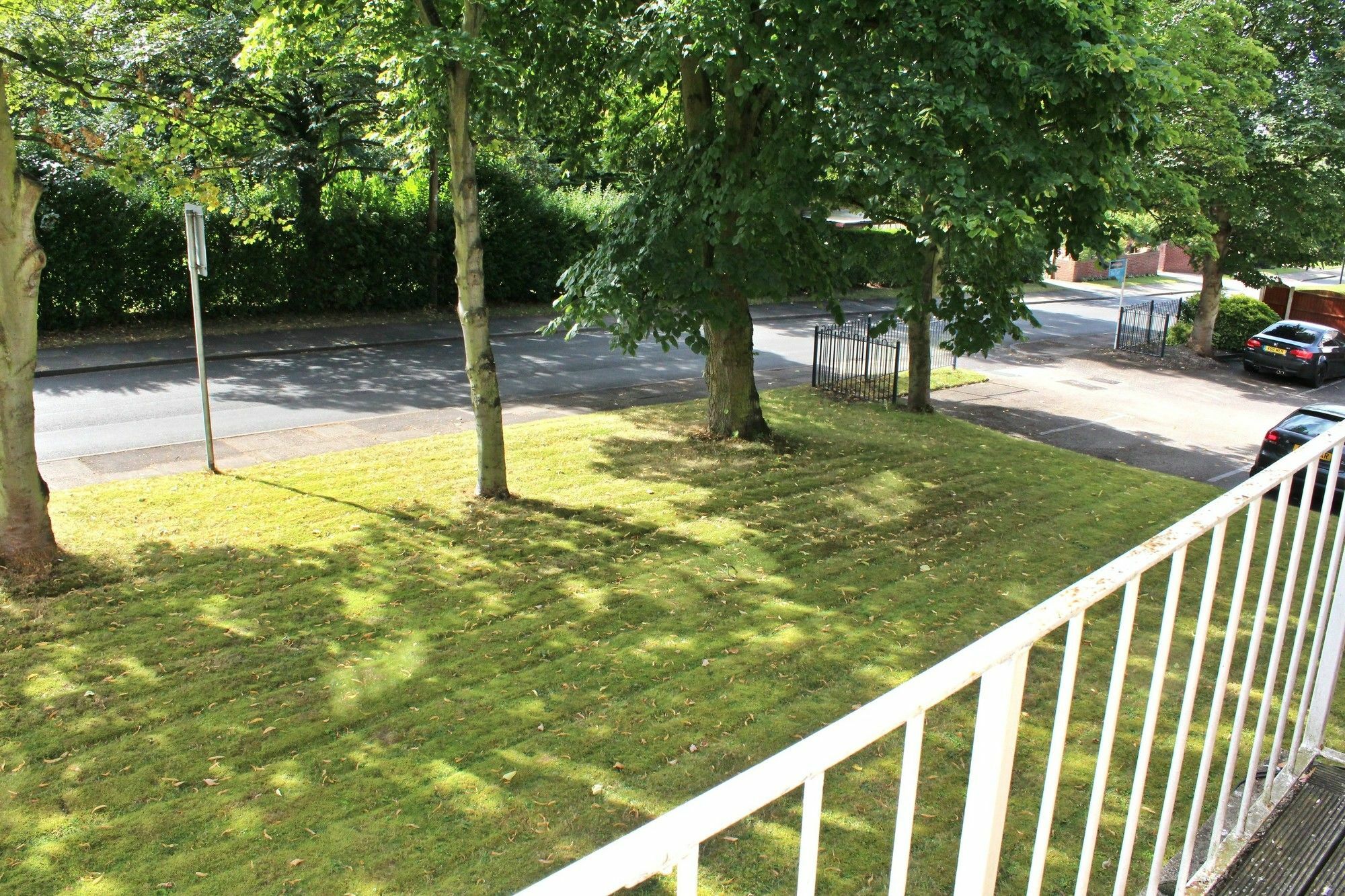 Doncaster - Boswell - Large Balcony Apartment - 2 Double Beds - 2 Bedrooms - Close To Town & Racecourse - Off Street Parking 2 Cars - Fast Wifi Extérieur photo